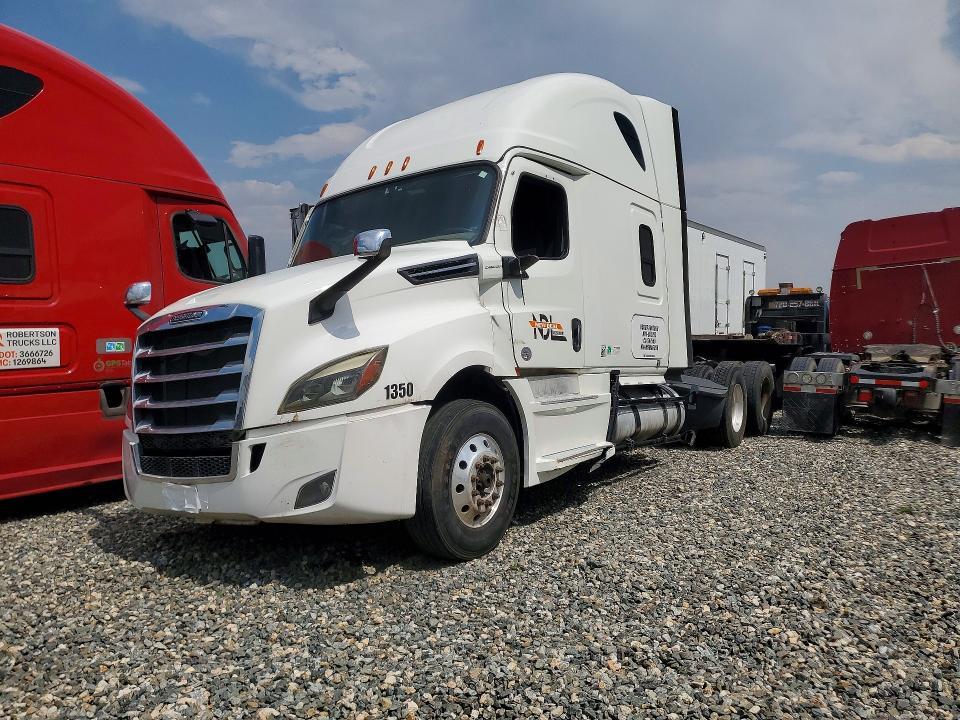 2021 Freightliner Cascadia 126 Semi Truck