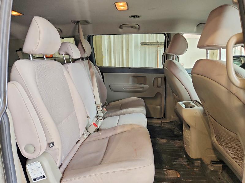 2016 KIA Sedona lx
