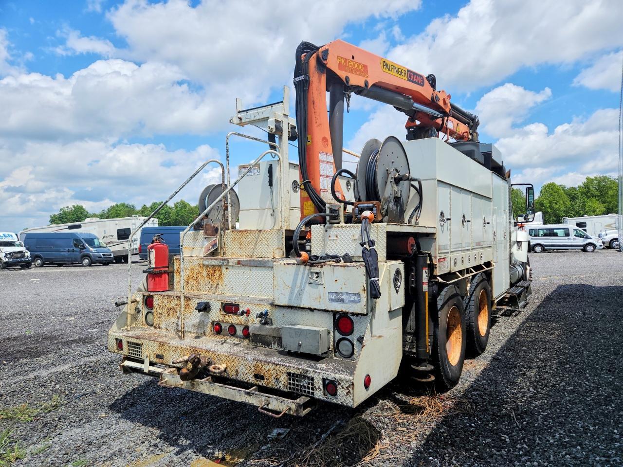 2010 International 7400 Railroad Service Truck