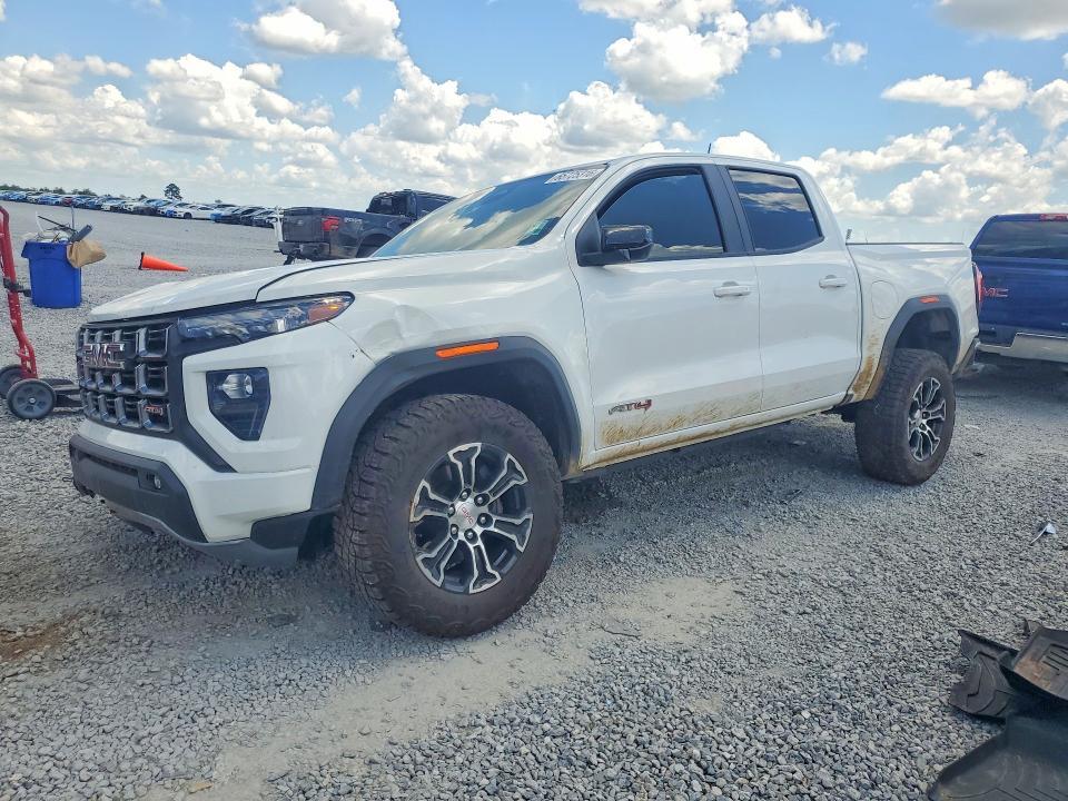2024 GMC Canyon AT4