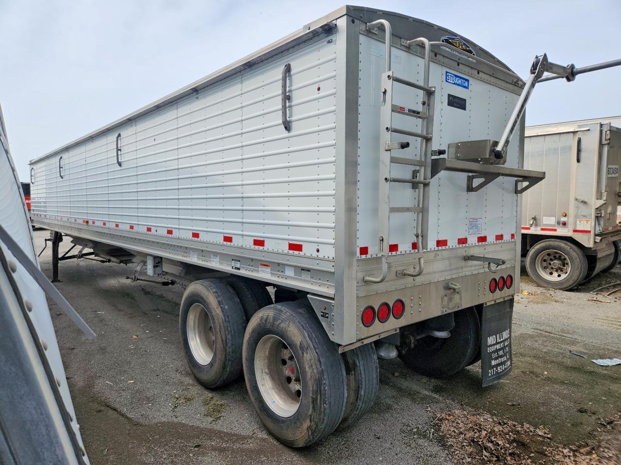 2014 Stoughton Ghton AHV-401T-AR-A Grain Trailer