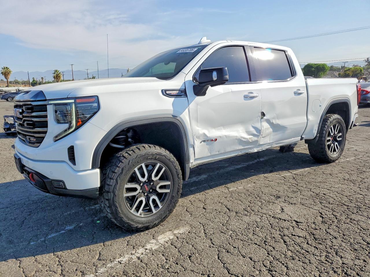 2023 GMC Sierra K1500 AT4