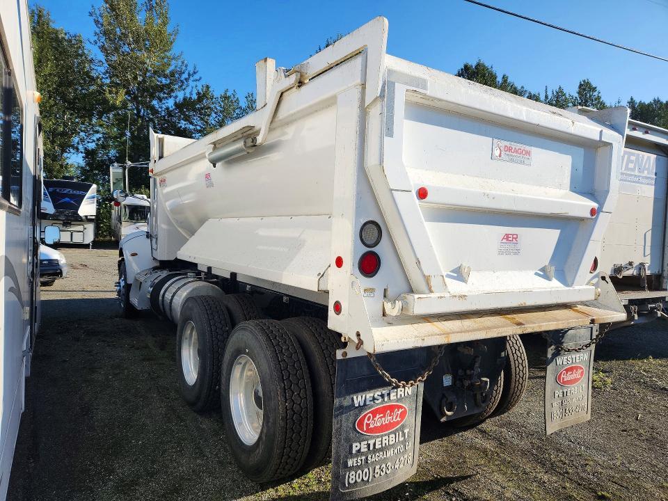 2019 Peterbilt 348