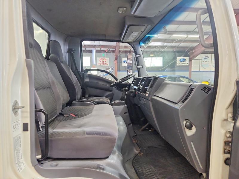 2011 Isuzu NPR-BOX Truck
