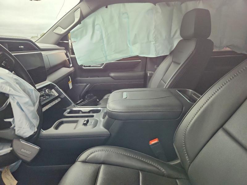 2025 GMC Sierra K3500 Denali