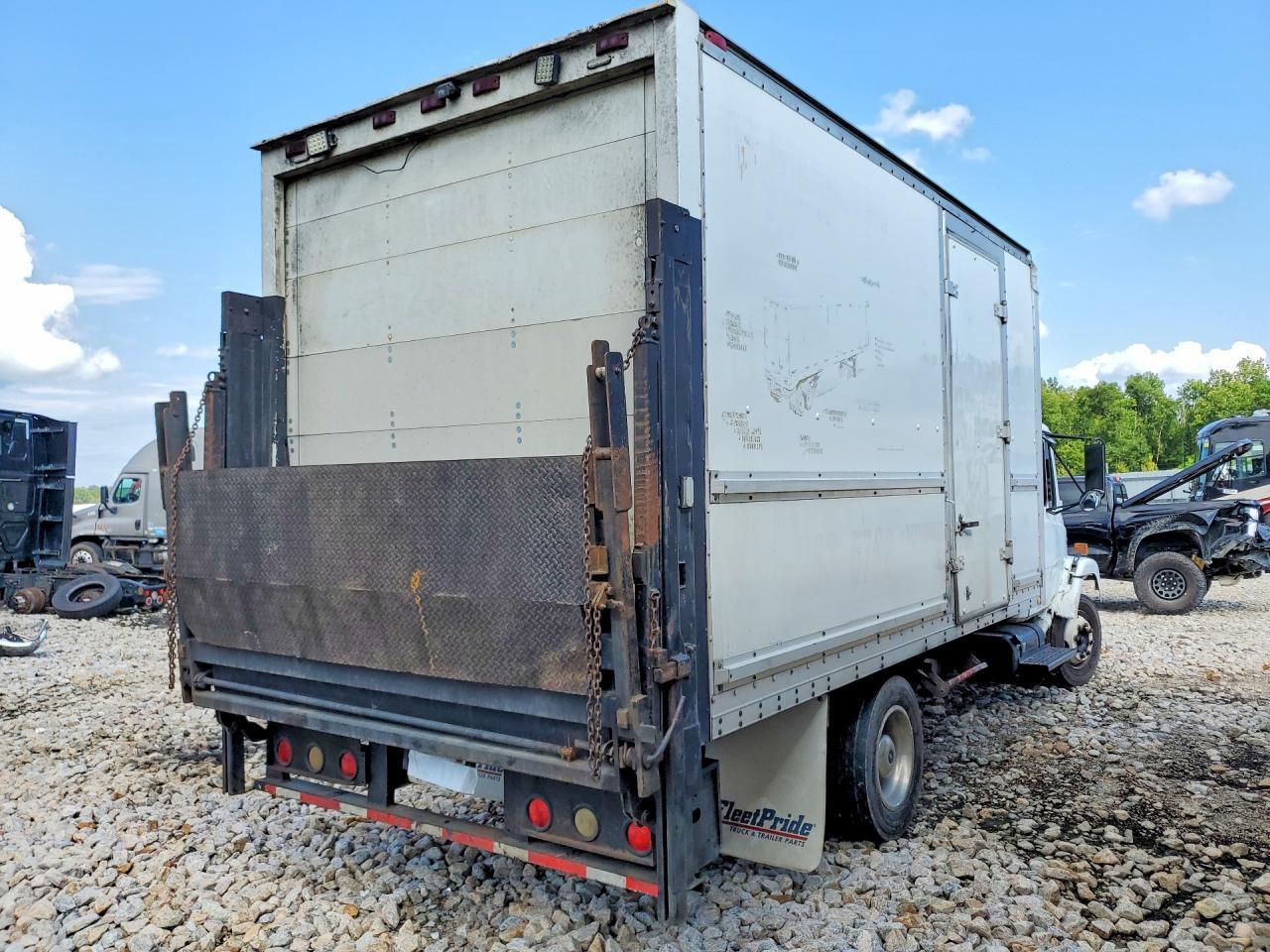 2000 Freightliner FL50 BOX Truck