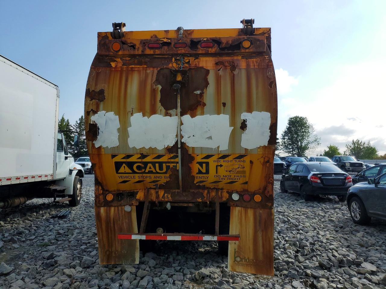 2017 Peterbilt 320 Refuse Truck