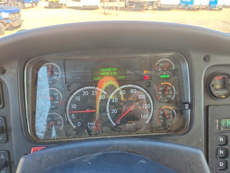 2016 Freightliner Business Class M2 Flatbed Truck