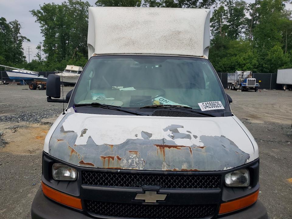 2010 Chevrolet Express Delivery Truck