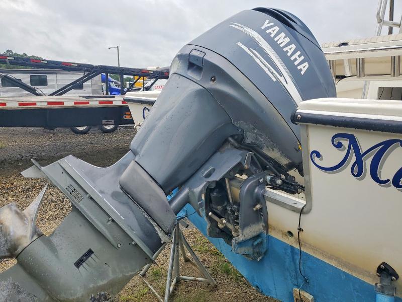 2002 Regulator 21 CC-Boat