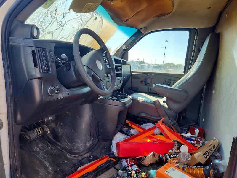 2011 GMC Savana BOX Truck