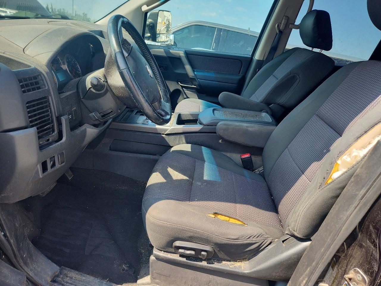 2010 Nissan Titan SE