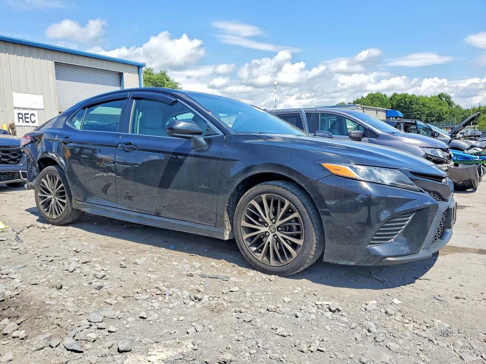 2020 Toyota Camry se