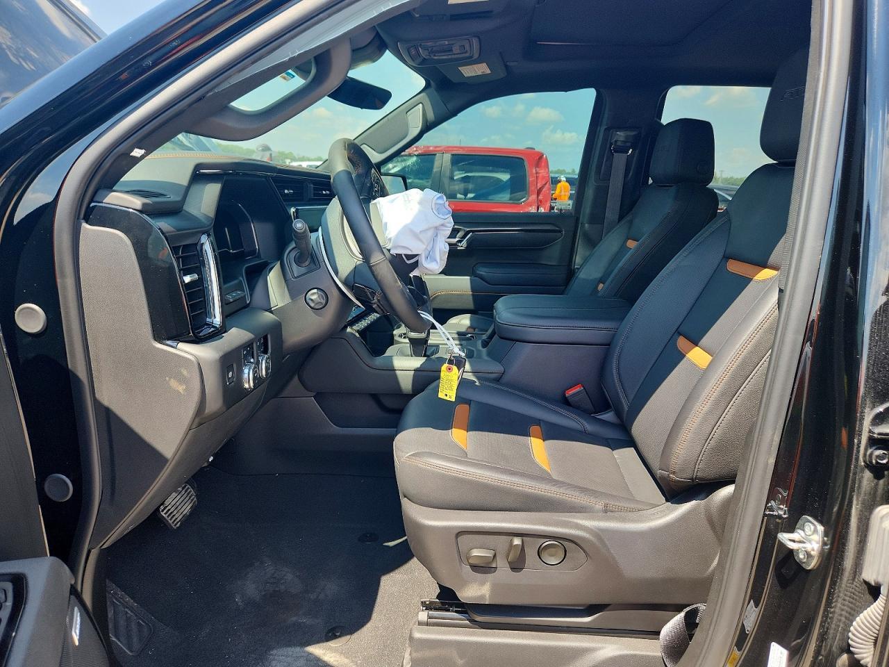 2025 GMC Sierra K1500 AT4