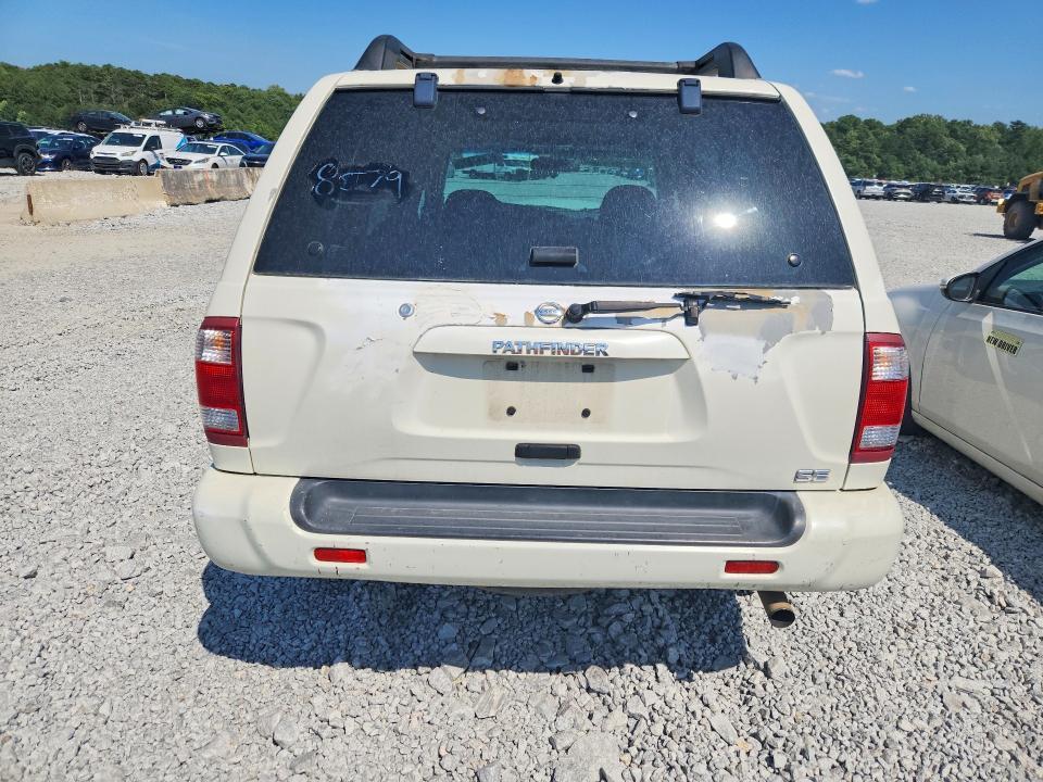 2004 Nissan Pathfinder SE