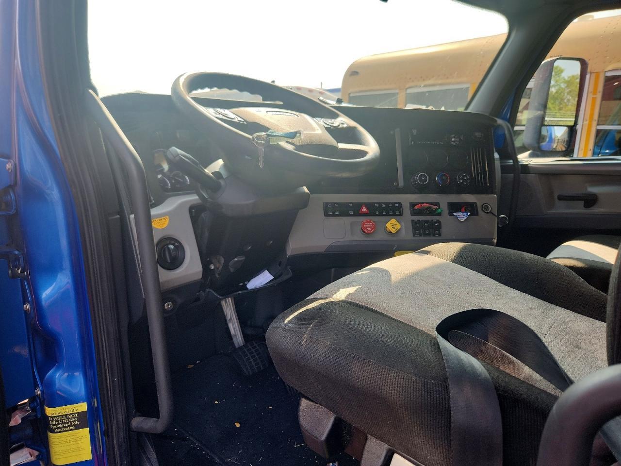 2019 Freightliner Cascadia 126 Semi Truck