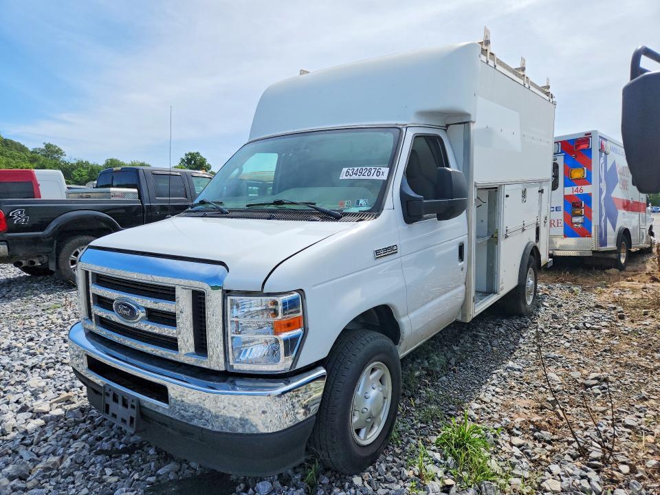2022 Ford Econoline E350 Super Duty Cutaway Van