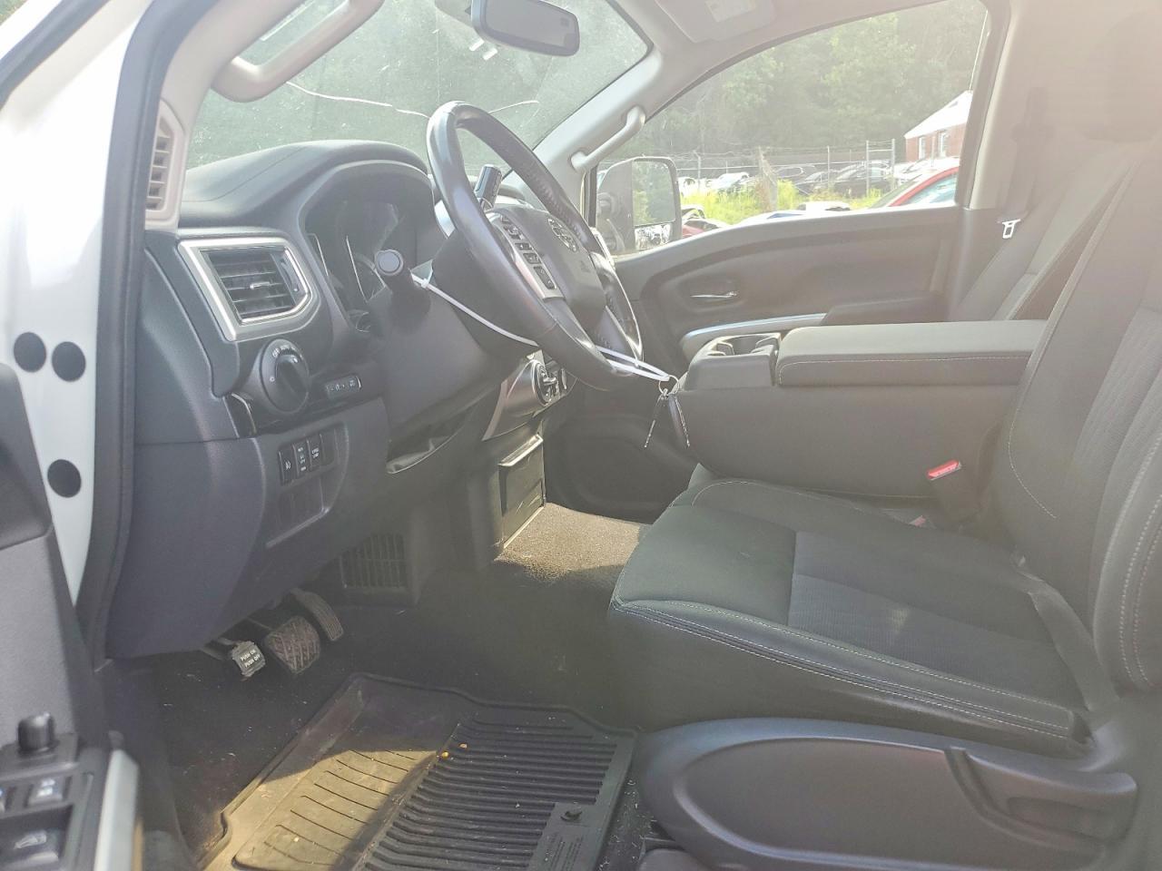 2017 Nissan Titan XD SV