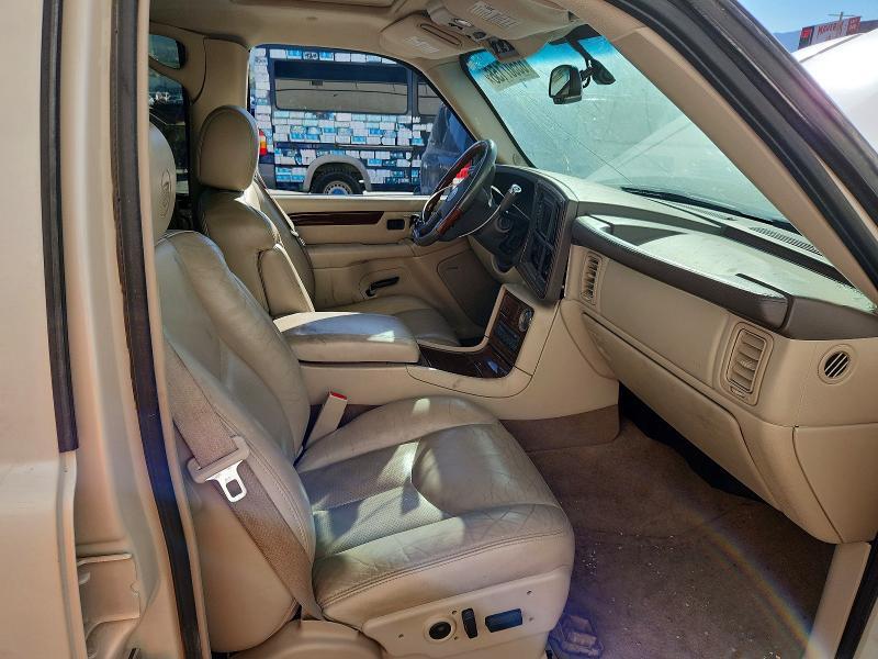 2004 Cadillac Escalade Luxury