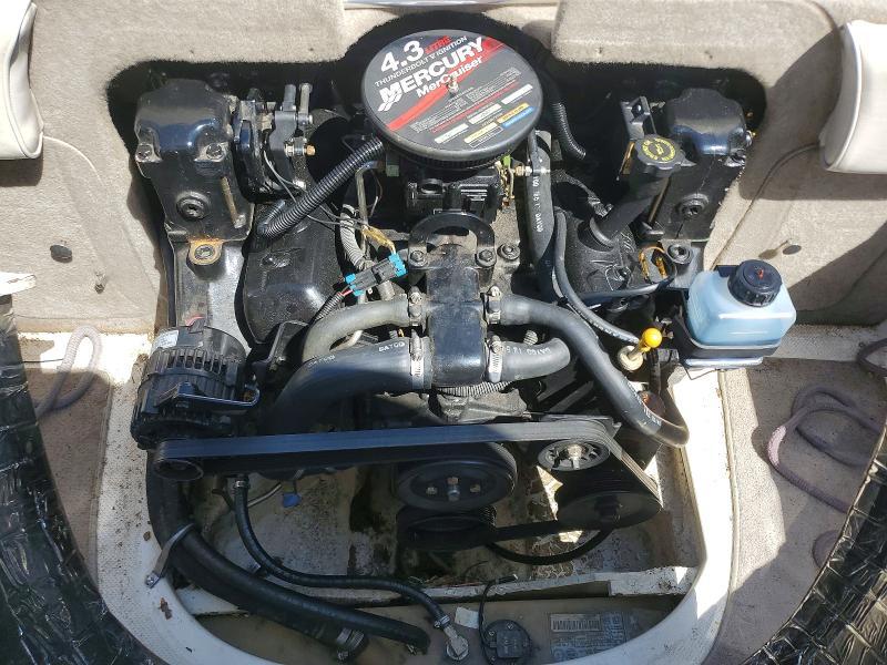 2002 Maxum Boat