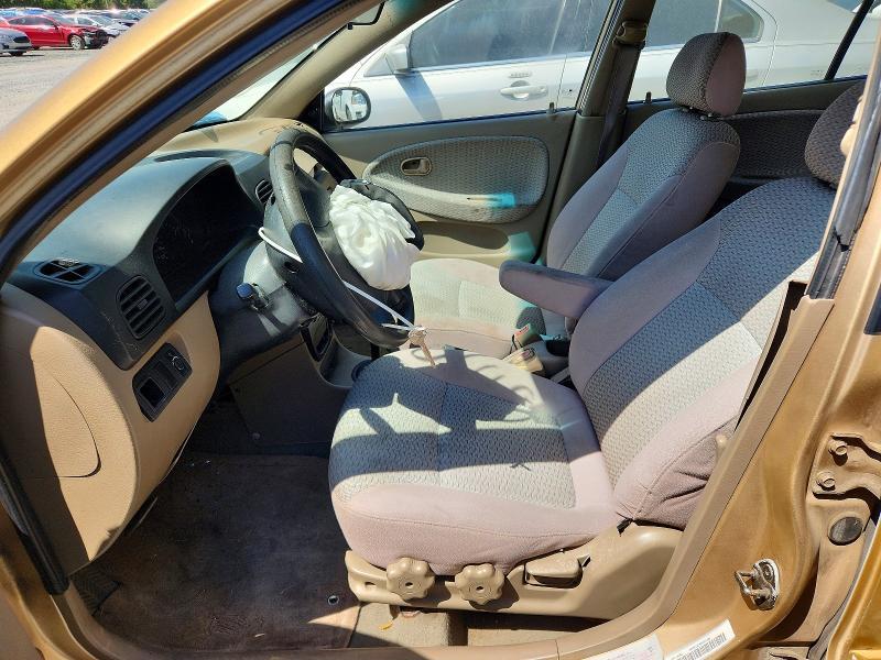 2002 KIA Rio Base