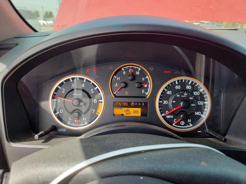 2011 Nissan Titan SV
