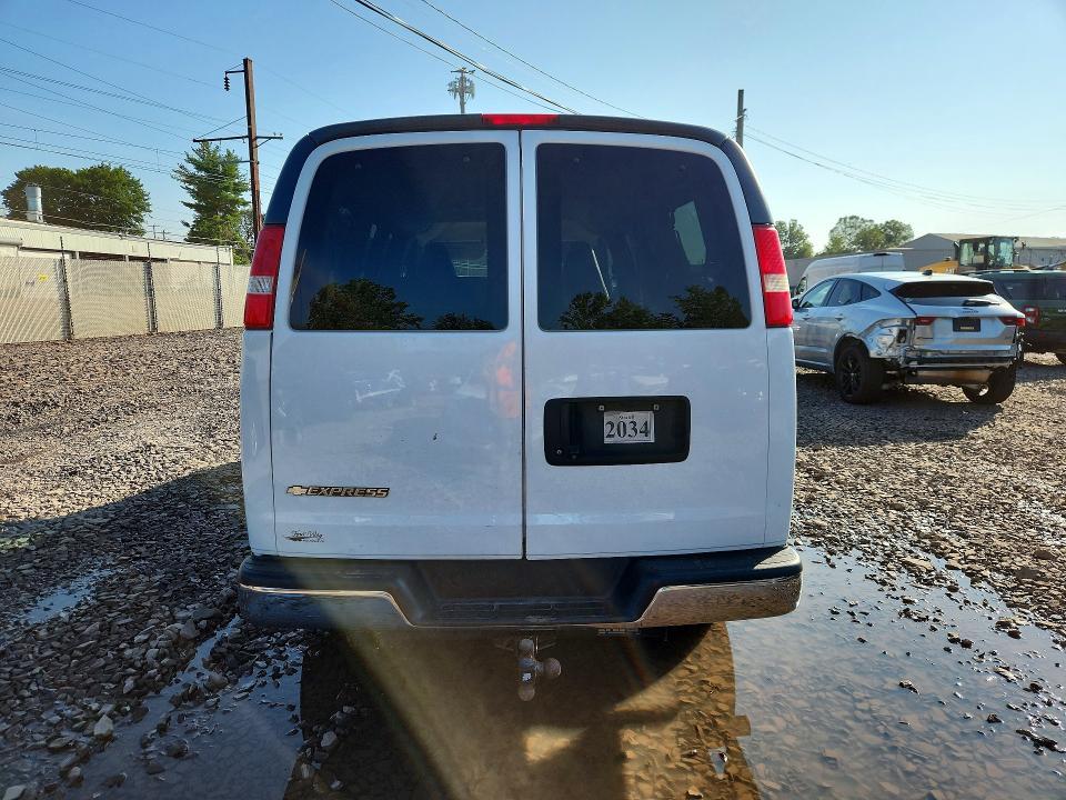 2018 Chevrolet Express G2500 LT