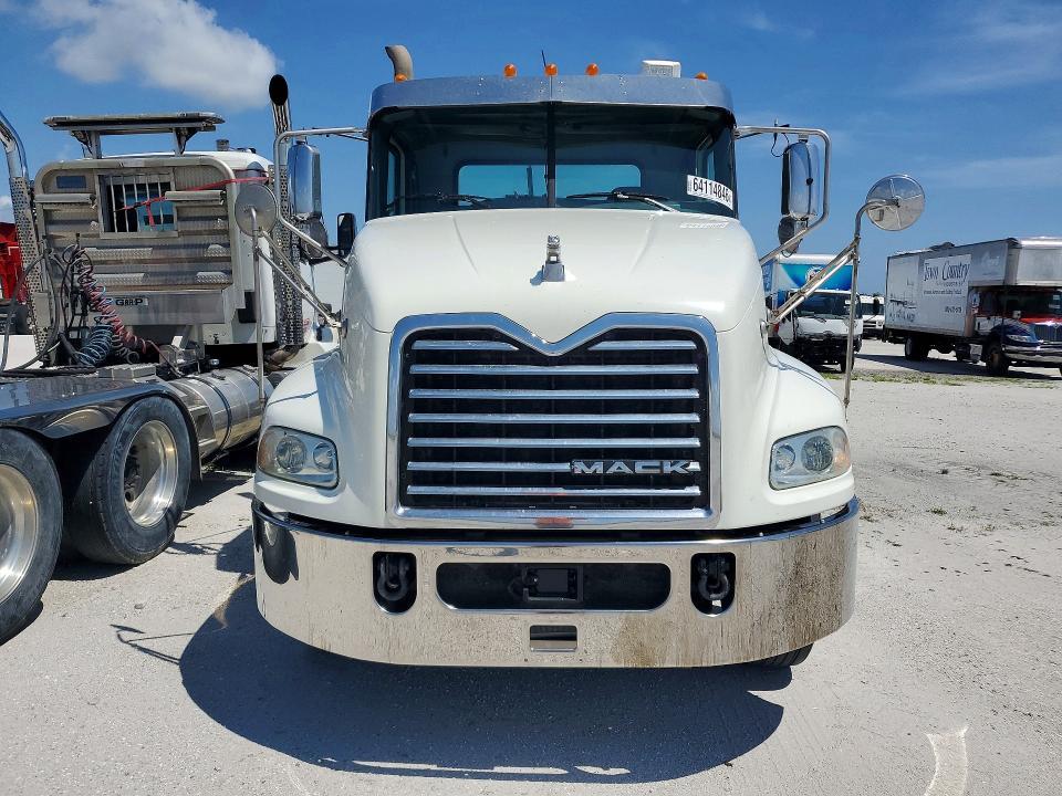2015 Mack 600 CXU600