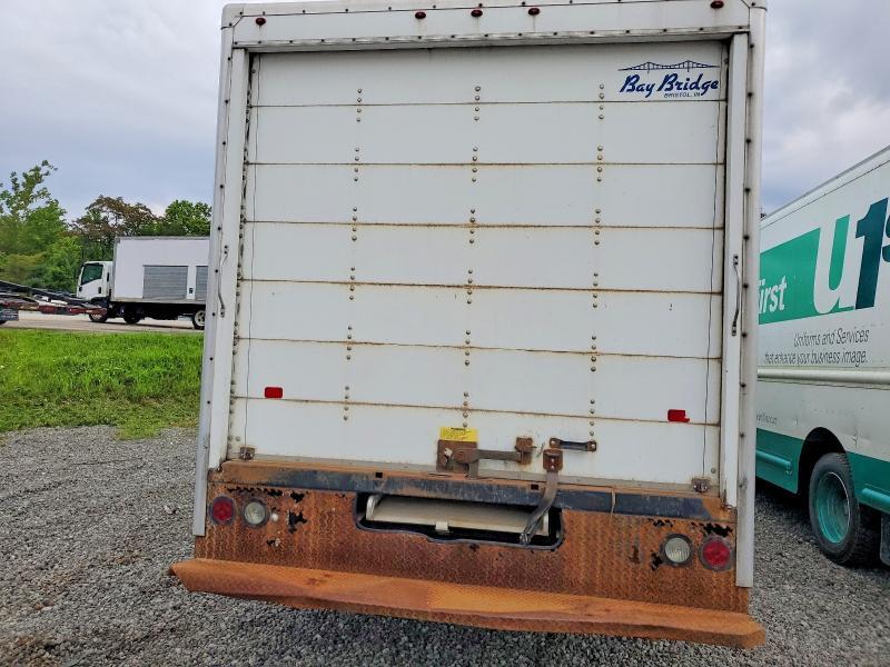 2015 Ford E350 BOX Truck