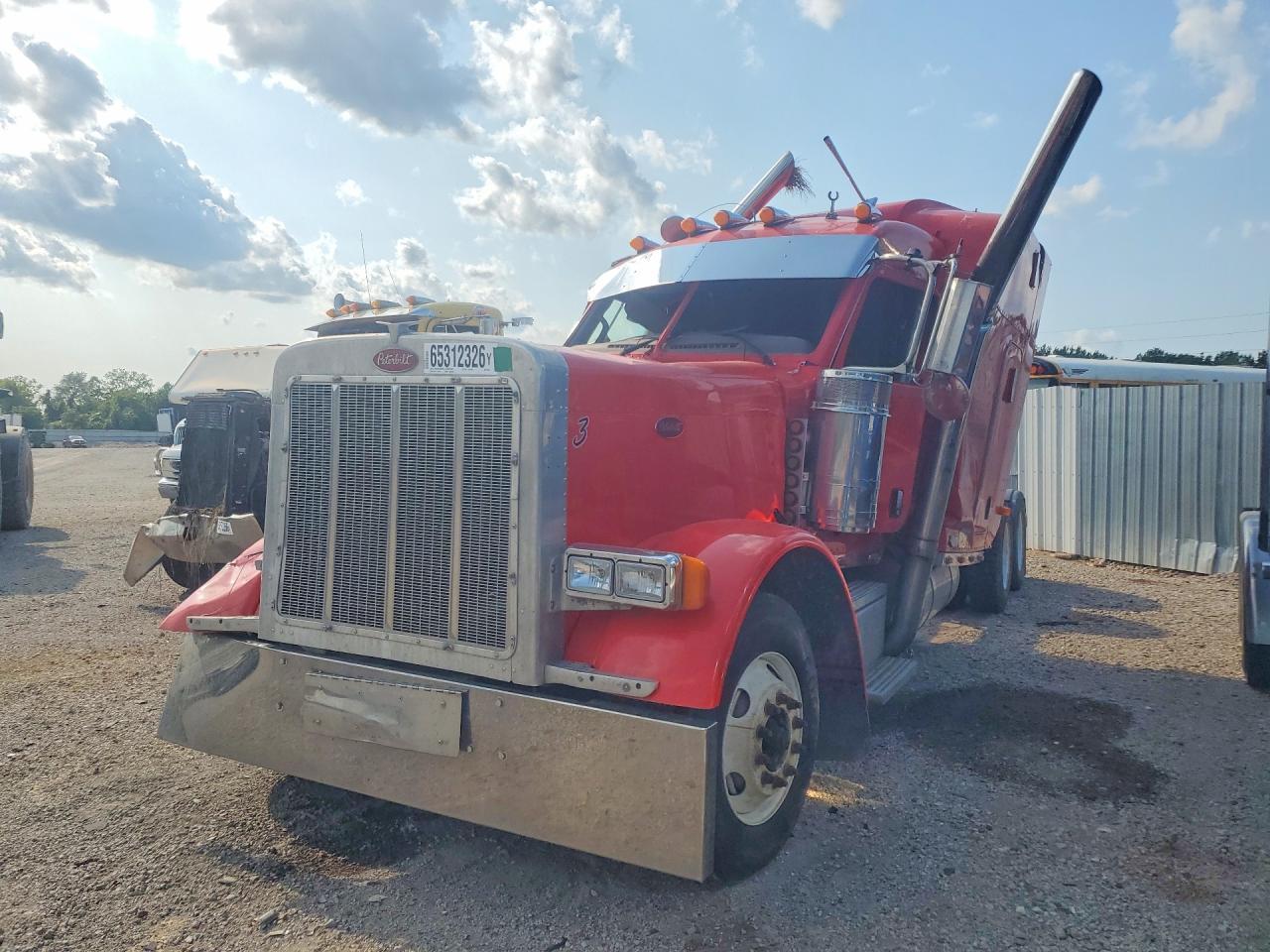 2007 Peterbilt 379 Semi Truck