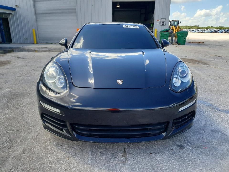 2014 Porsche Panamera 2
