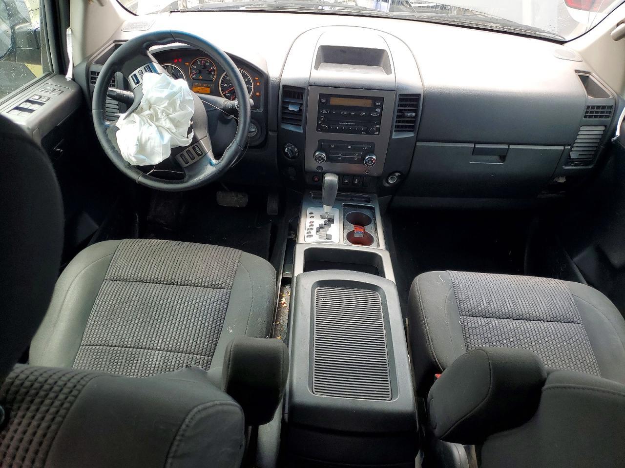 2012 Nissan Titan SV