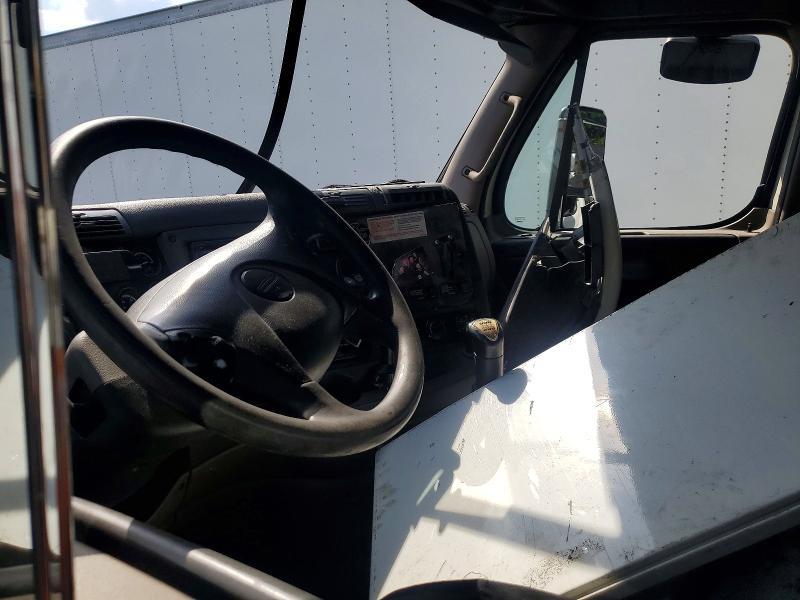 2013 Freightliner Cascadia Semi Truck