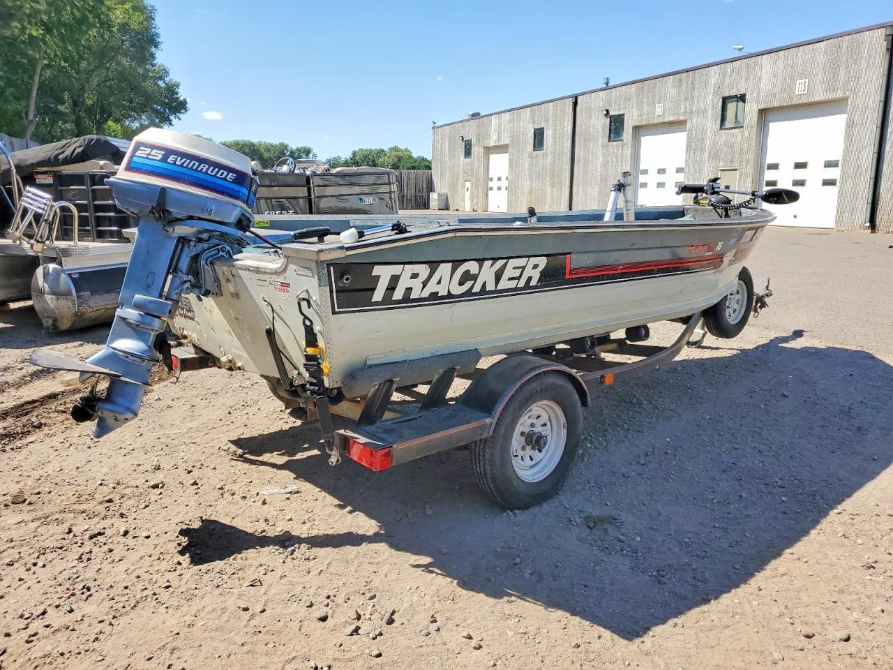 1989 Tracker Boat