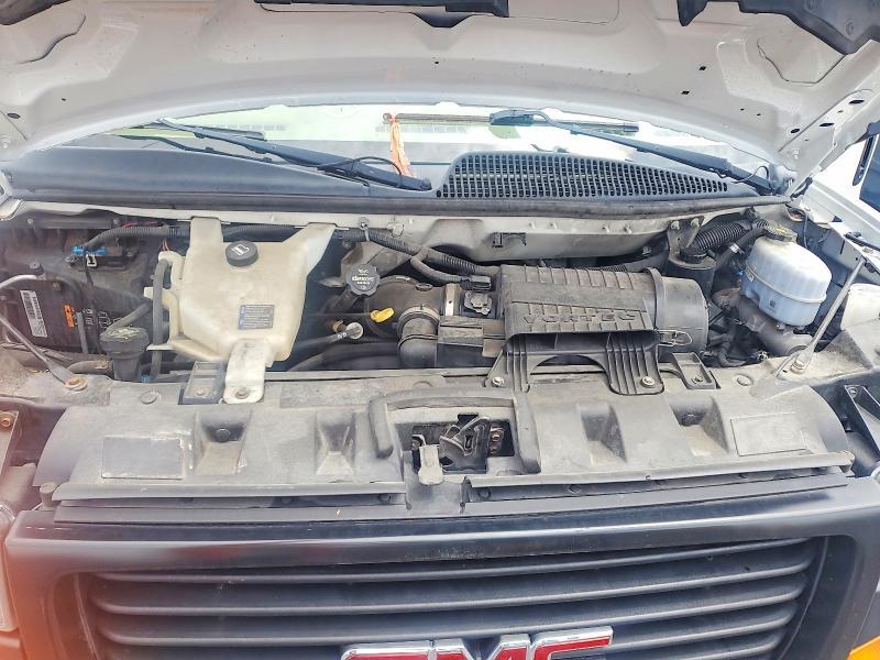 2018 GMC Savana BOX Truck