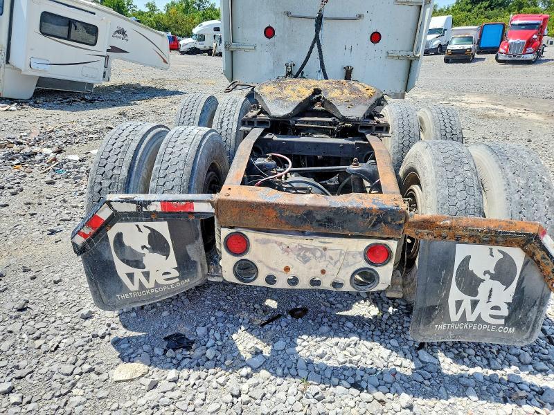 2000 Peterbilt 379