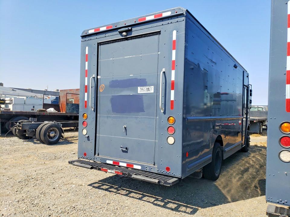 2020 Freightliner MT45G Chassis Delivery Truck