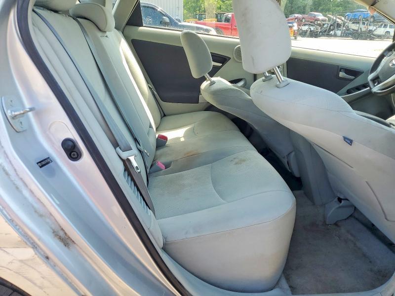2010 Toyota Prius iii