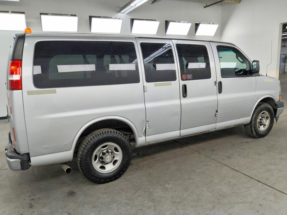 2018 Chevrolet Express G2500 LT