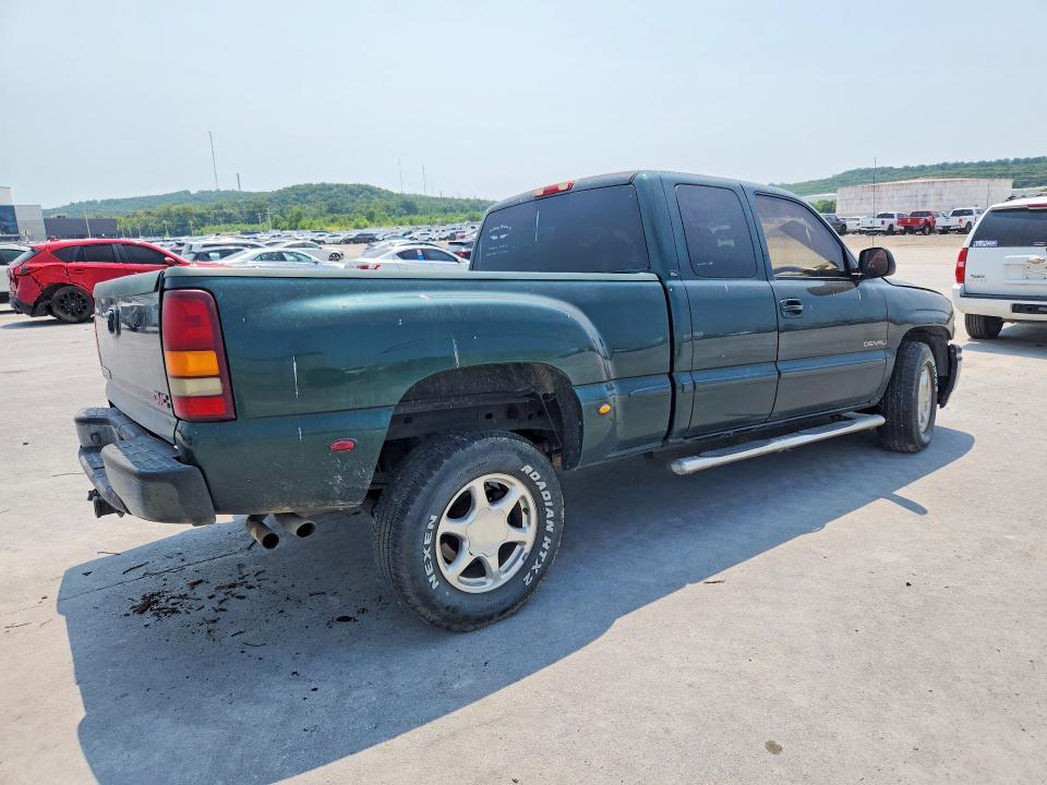 2002 GMC Sierra K1500 Denali