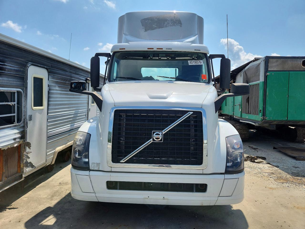 2016 Volvo VNL Semi Truck
