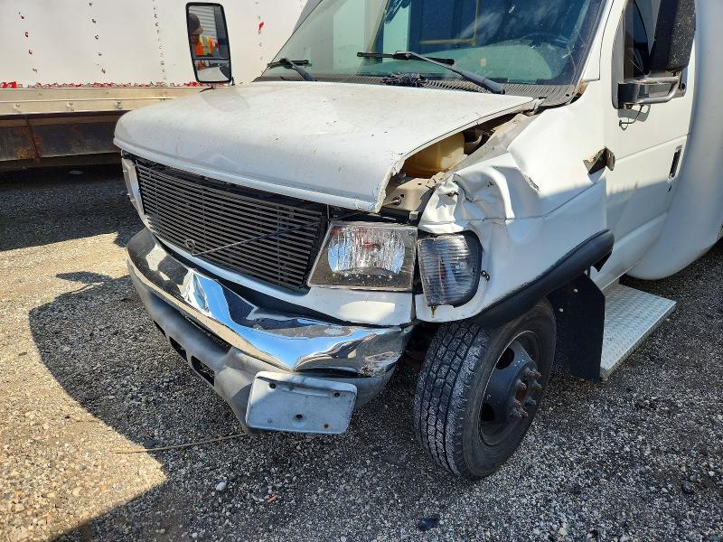 2007 Ford Econoline E450 Super Duty Cutaway Van