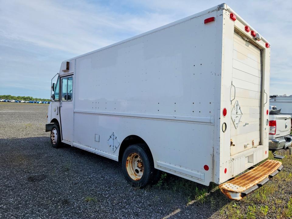2004 Freightliner MT45 Chassis Delivery Truck