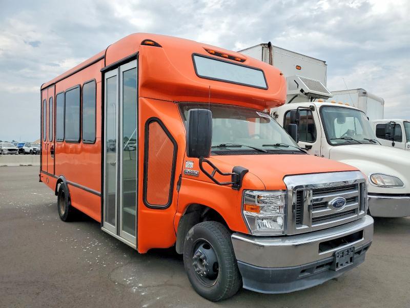 2023 Ford Econoline E450 Super Duty Cutaway Van