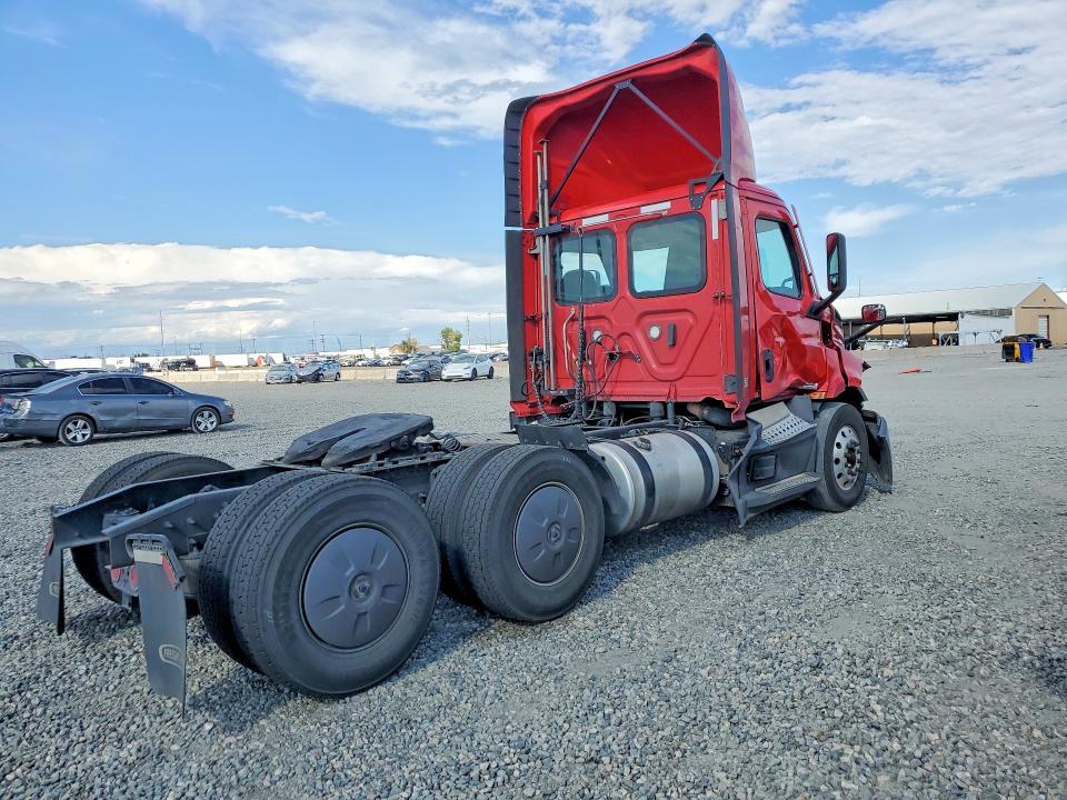 2022 Freightliner Cascadia 1-Semi Truck