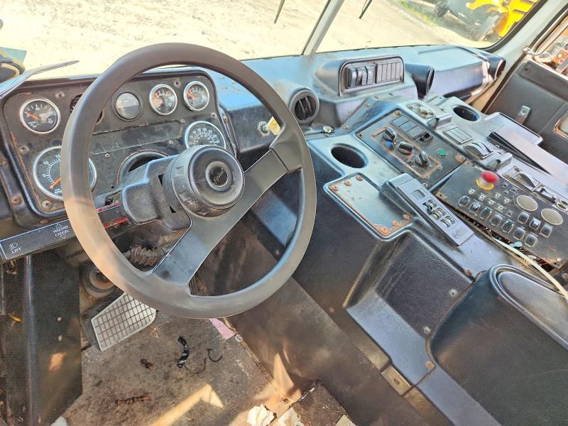 2011 Autocar Llc Xpeditor