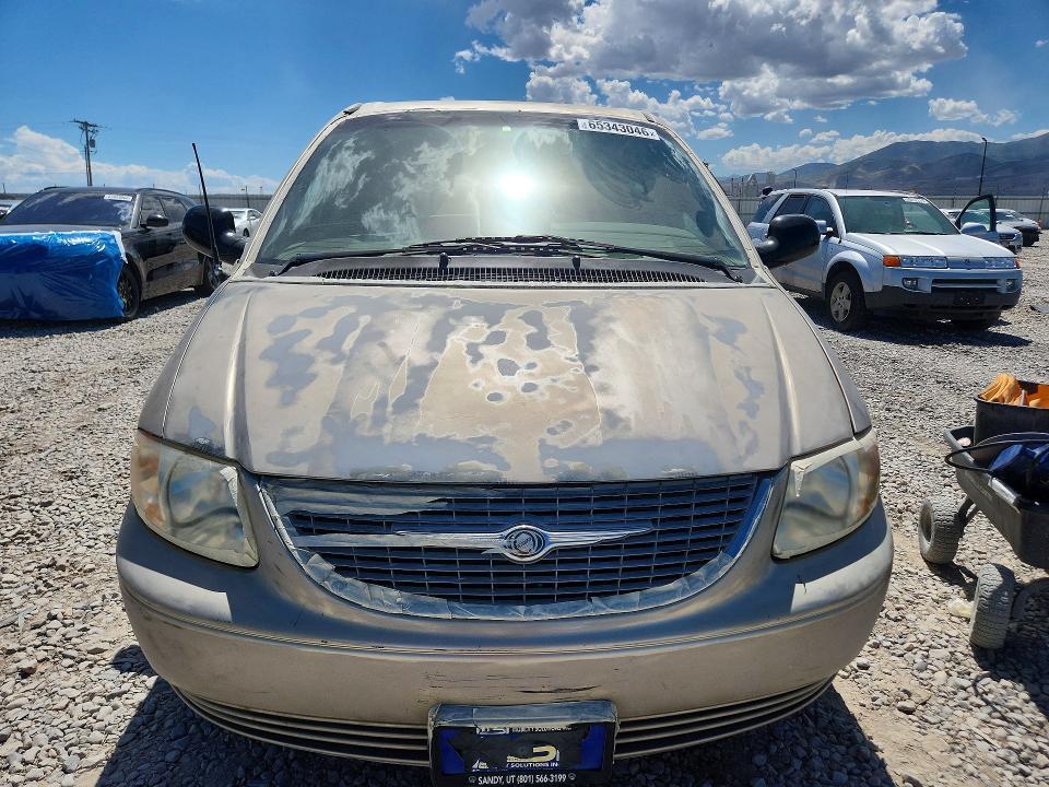 2002 Chrysler Town and Country lx