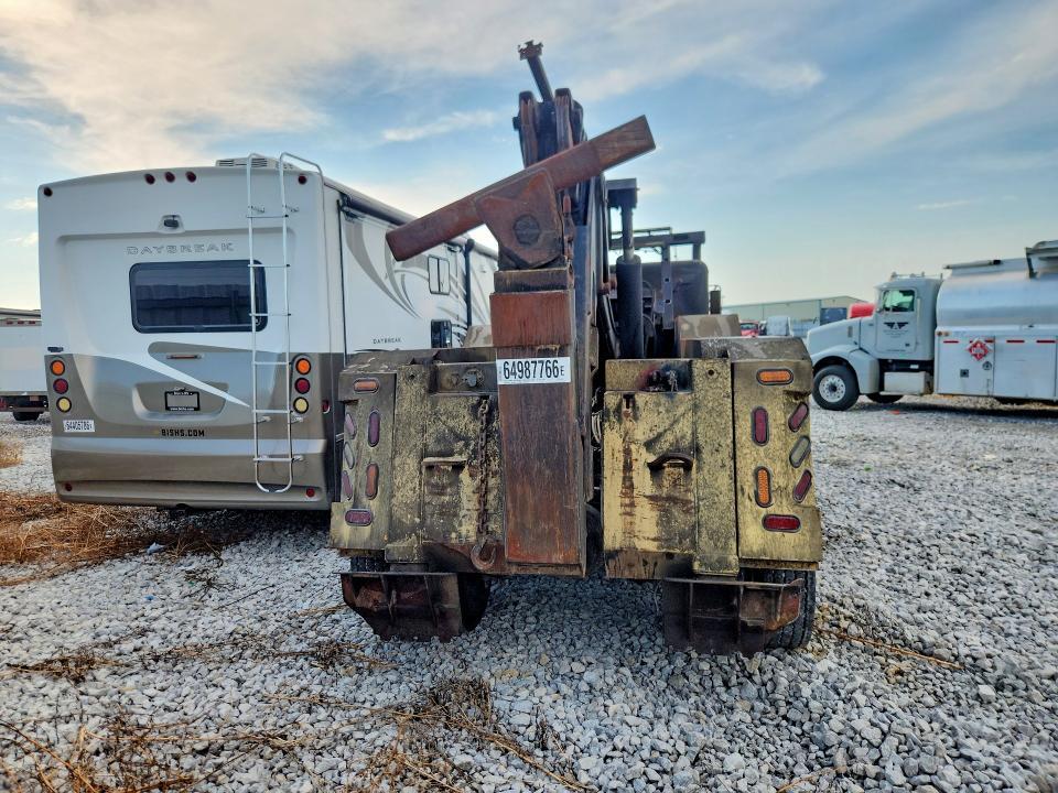 1997 Freightliner FLD120 TOW Truck