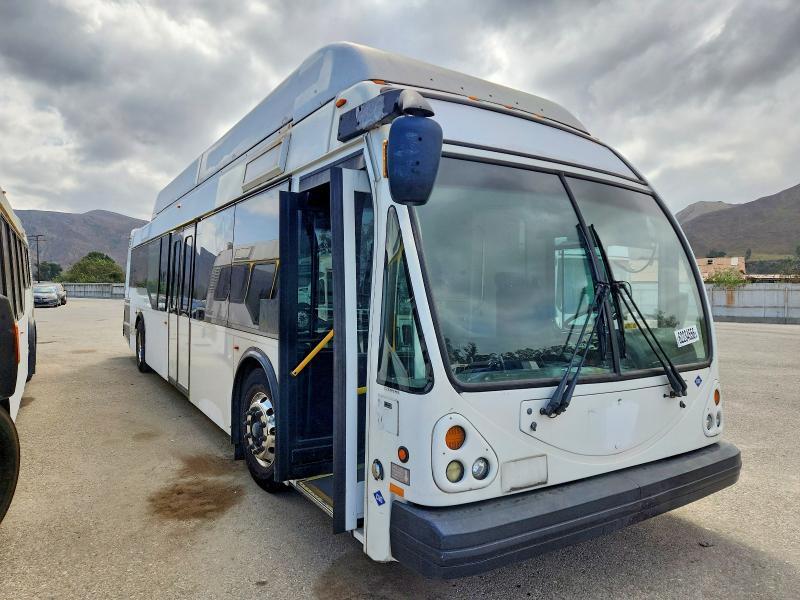 2013 El Dorado Axess