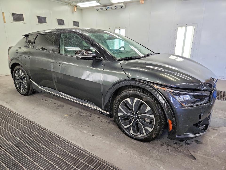 2024 KIA EV6 Wind